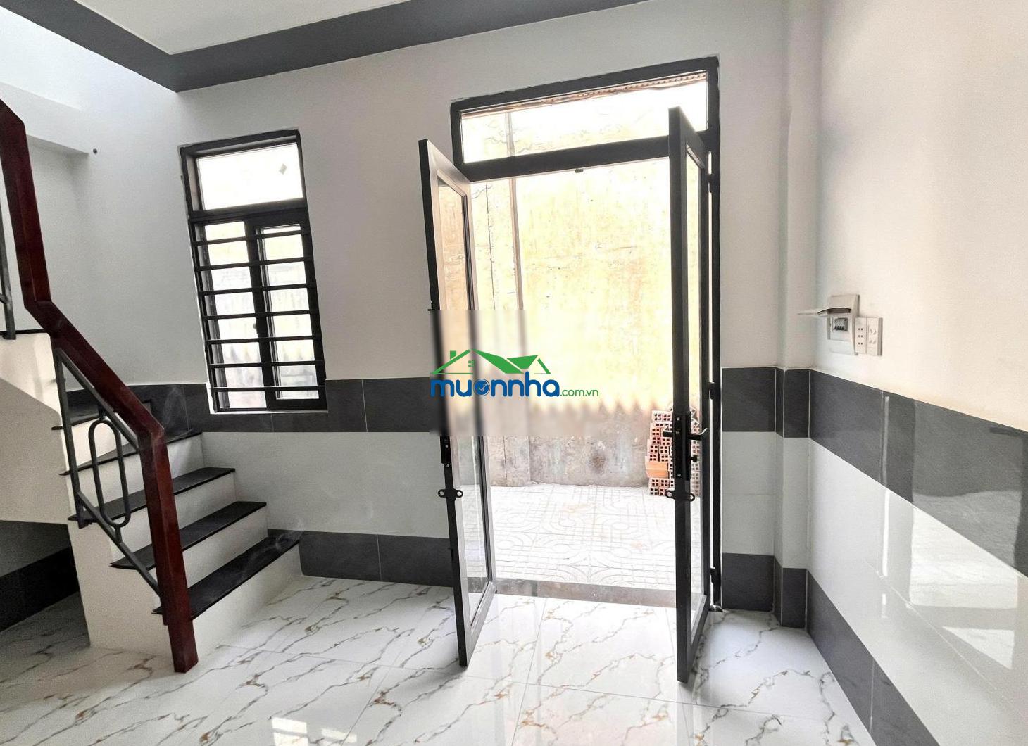 Căn nhà nhỏ đủ ở 1 trệt 1 lầu ngay gần chợ nhị xuân hóc môn, đường oto vào tận hẻm, shr - 2
