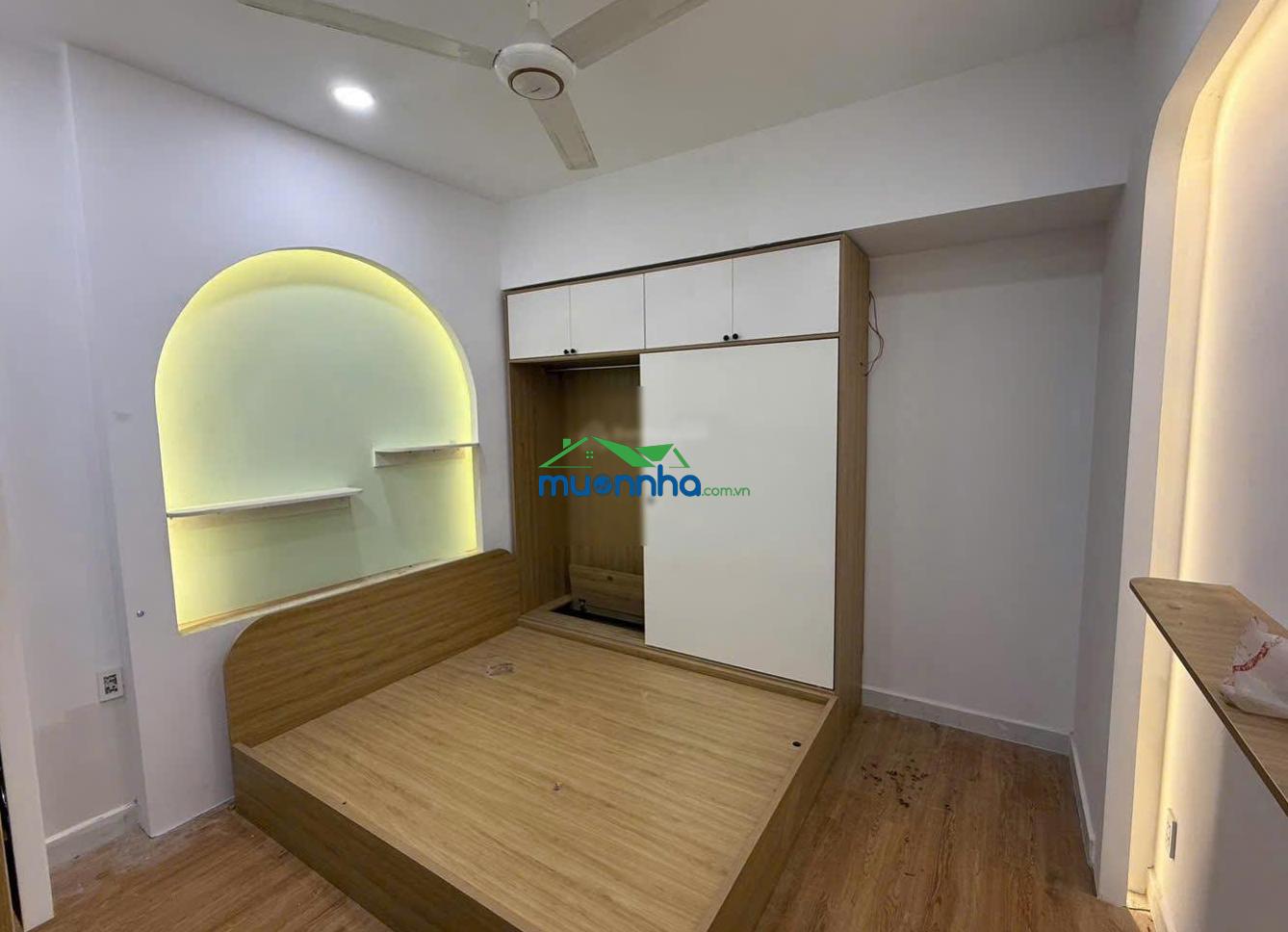 Chính chủ: bán chdv 95 lê văn duyệt sát quận 1, 11 pn cho thuê 80 triệu, 1 hầm 6 tầng 17.9 tỷ