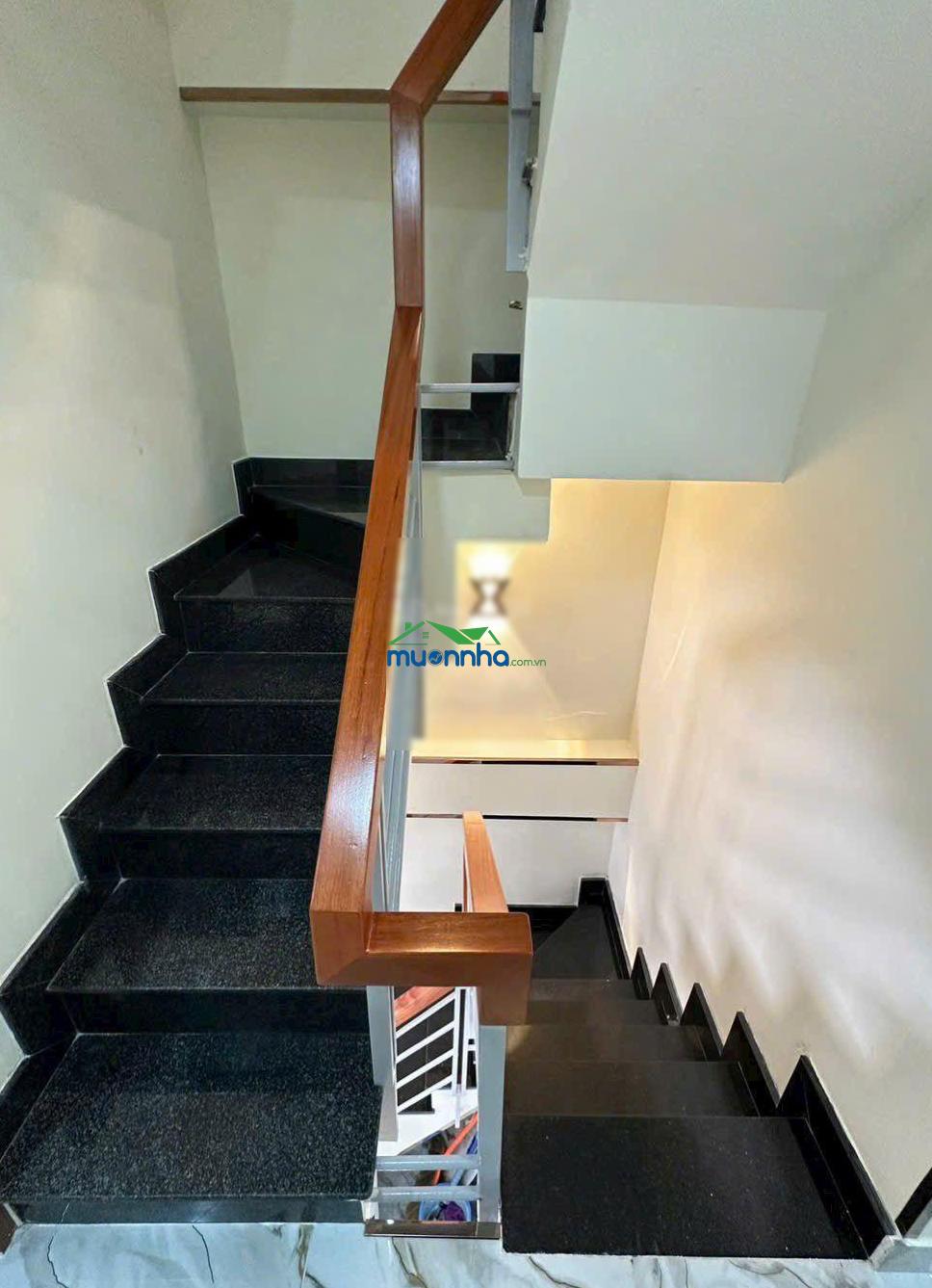 Bán nhà 4 tầng btct đầy đủ nội thất đường trần bình trọng phường 1 quận 5
