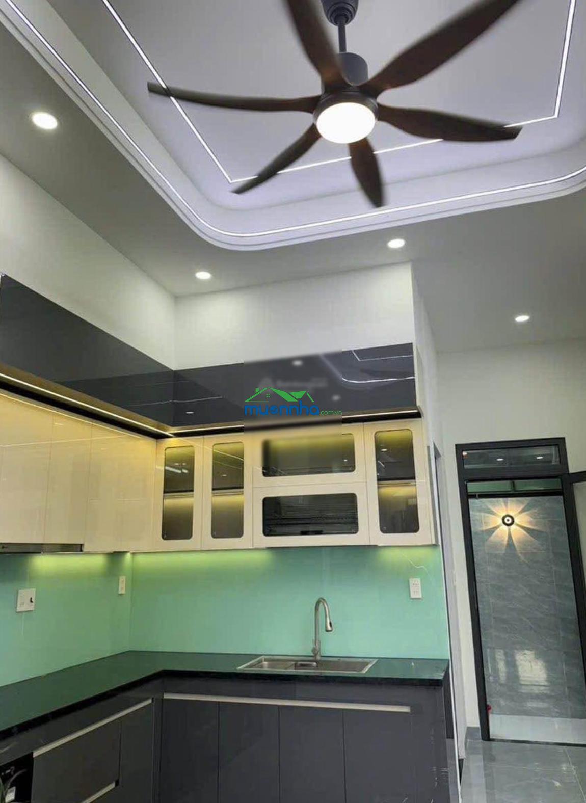 Bán nhà ngay giga mall đường số 12, thủ đức. giá:5tỷ220/4mx16m(64m2). trệt, 3 lầu. sổ hồng riêng