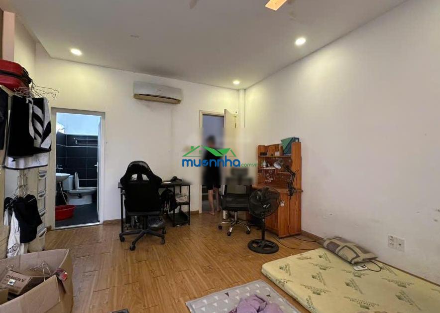 Gấp nhà tăng nhơn phú b, sân đỗ oto, đường 8m, 4 tầng, gần vincom q9- 6 tỷ - 4