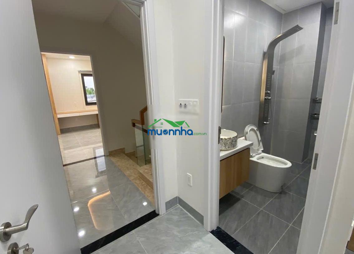 Ngay ga metro - trường thọ - thủ đức - tp.hcm - dt 79m2 4 tầng - ngang 4,5m - giá 8,68 tỷ tl - 4