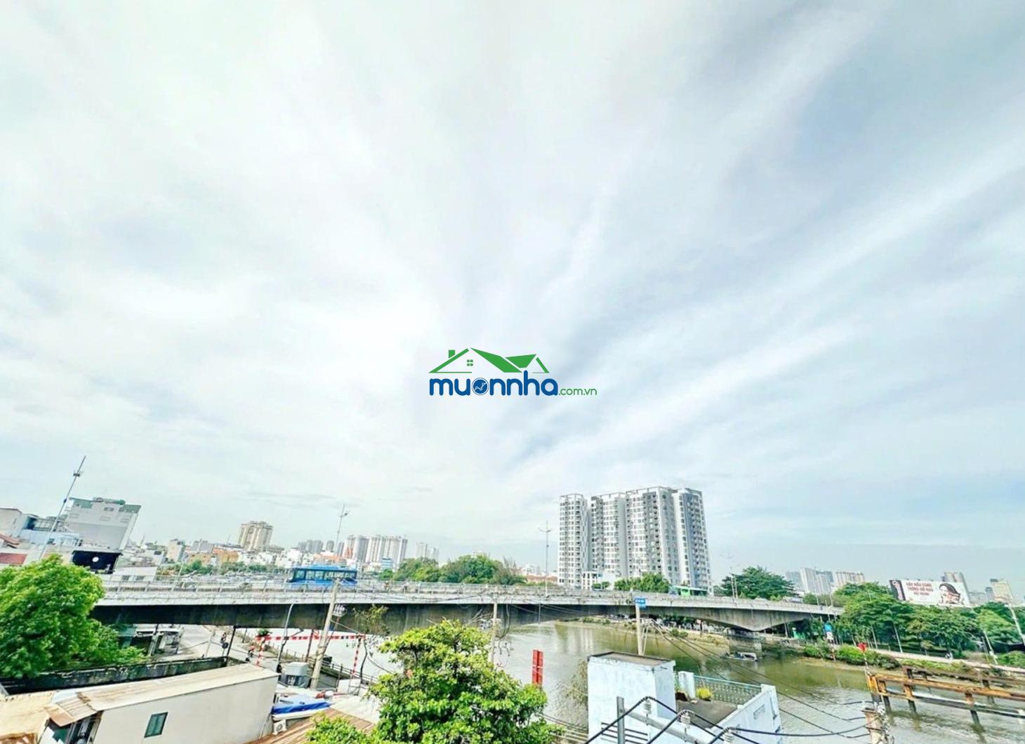 Bán nhà riêng tại 67 trần xuân soạn, 4,49 tỷ, 26 m2, đẹp, nhiều tiện ích