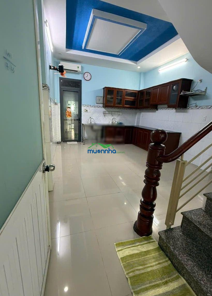 Nhà đẹp đối diện kdt vạn phúc, hxh quay đầu, 1 trệt 2 lầu hoàn công, tiện di chuyển mọi nẻo đường