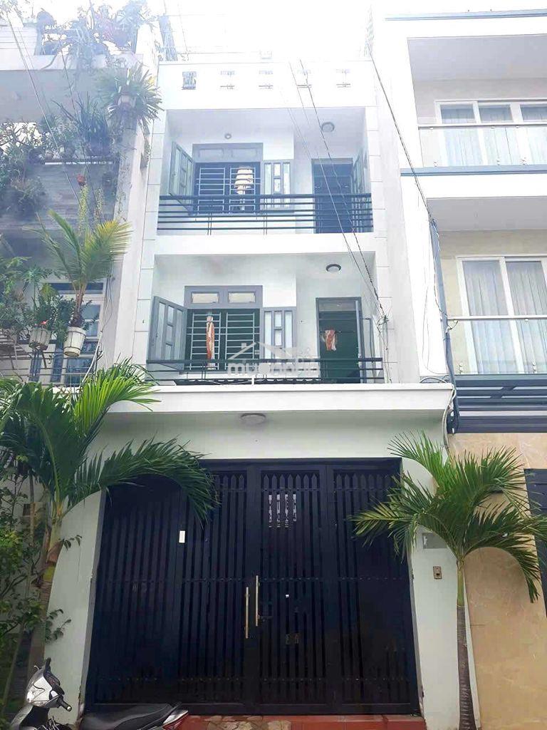 Cho thuê nhà 1 trệt 2 lầu, sân thượng, dt 5×16 có 4pn. đường 10m