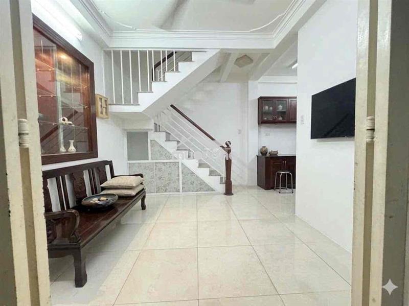 Nhà nguyên căn. 2pn.3wc. nội thất cơ bản. hẻm xe máy