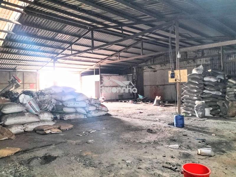 Xưởng giá rẻ 300m2 - 7tr/th