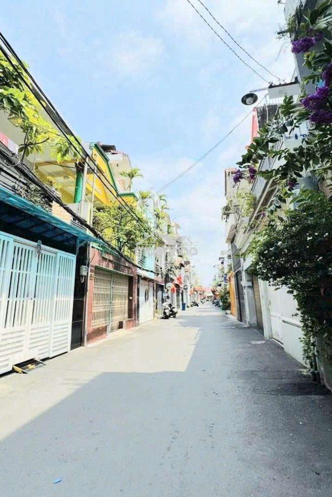 Bán đất tặng nhà c4 4x23 tiện xây mới hoặc làm chdv chợ tân hương hxh