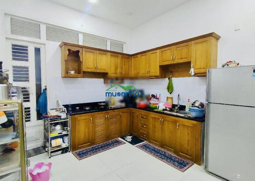 Bán nhà kế q7 - dt 6.12m x 20m - ô tô quay đầu - có thể xây mới 5 tầng - 4