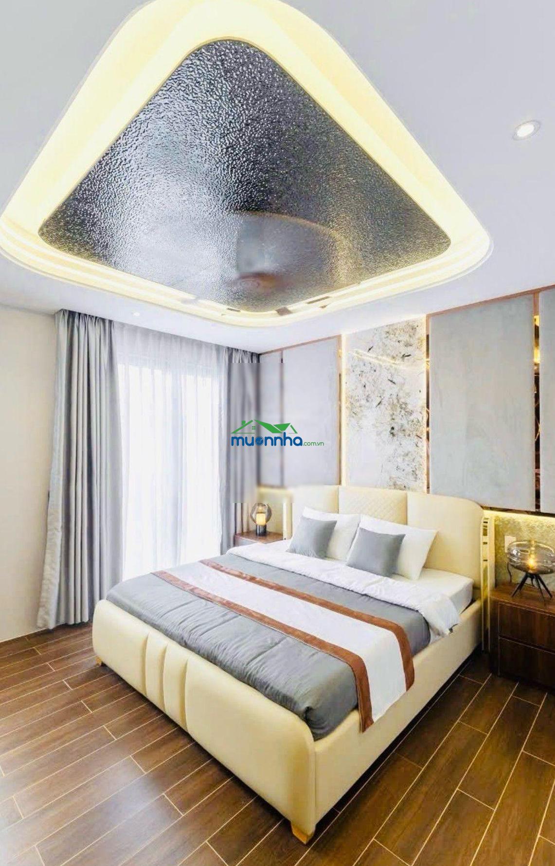 Nhà 5 tầng, có gara xe hơi, phòng karaoke, khu vip..gần cv làng hoa..chỉ 9tx nhỏ - 3