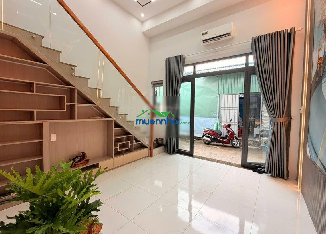 Nhà đẹp hẻm xe hơi phan văn hớn q12 dt: 4.5x10 trệt lửng 2pn ngay trường chinh cộng hòa gần ga t3 - 3