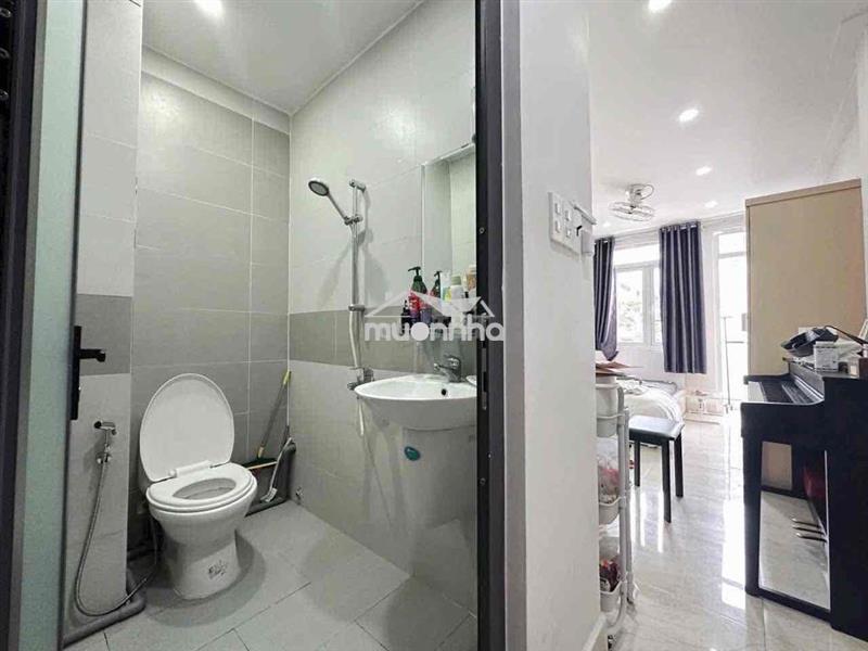 Cho thuê căn studio ban công máy giặt riêng full nt ở thành thái q10