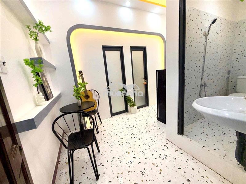 Cho thuê căn 2 phòng ngủ 1wc ban công full nội thất ở thành thái q10