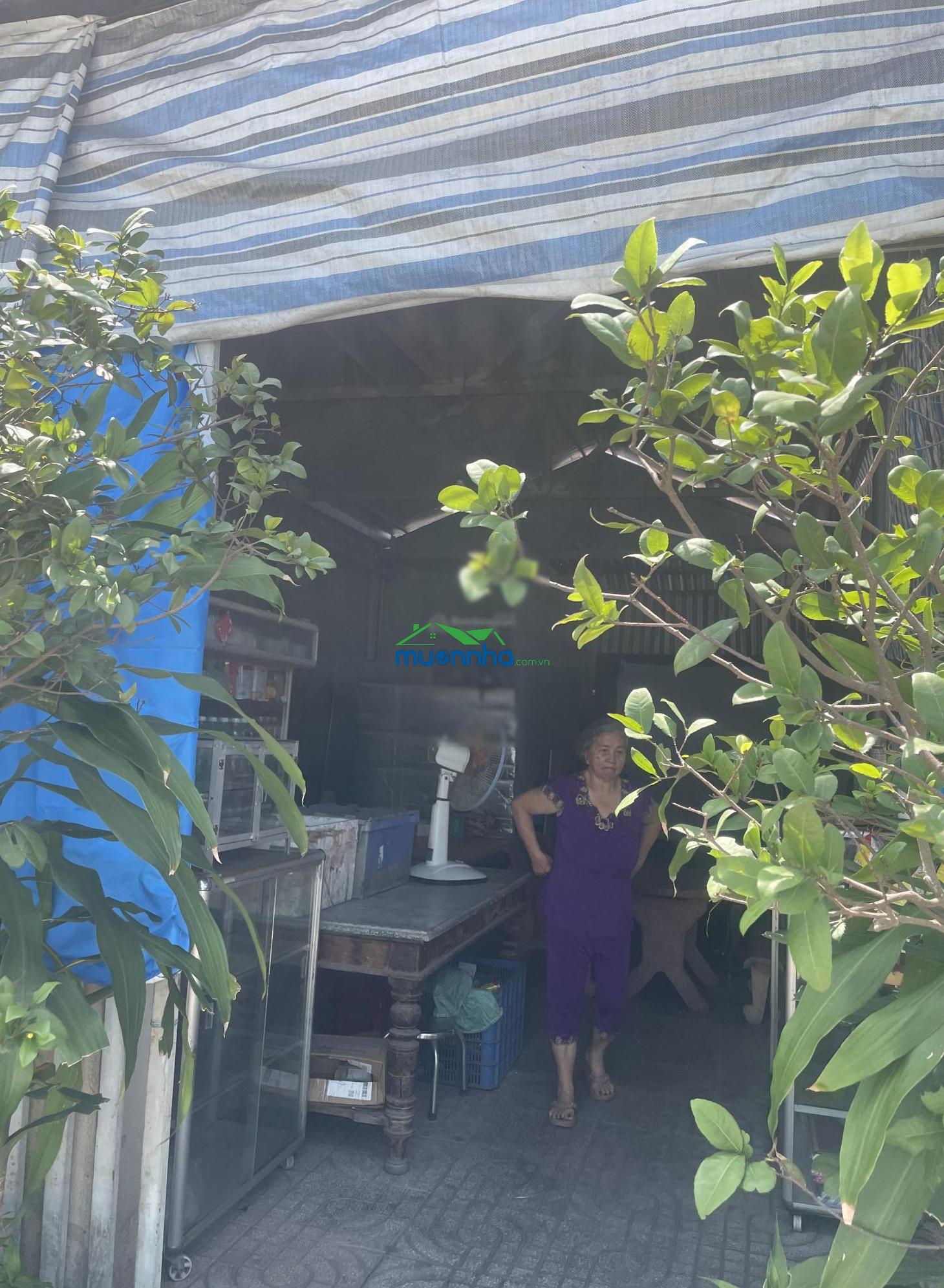 Chủ ngộp nợ bank bán ngay căn nhà và 8 phòng trọ đang cho thuê 470m2, giá 1,5 tỷ, shr, đường thông