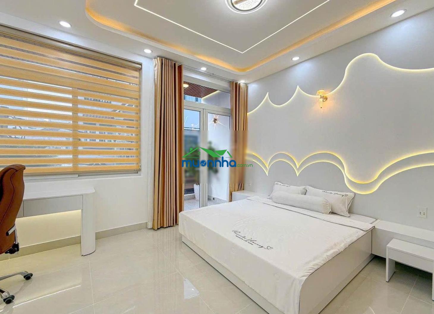 Bán nhà hxh gò ô môi, quận 7 đầy đủ nội thất cao cấp, ngang 5m, 4 tầng 4 pn, giá nhỉnh 9 tỉ