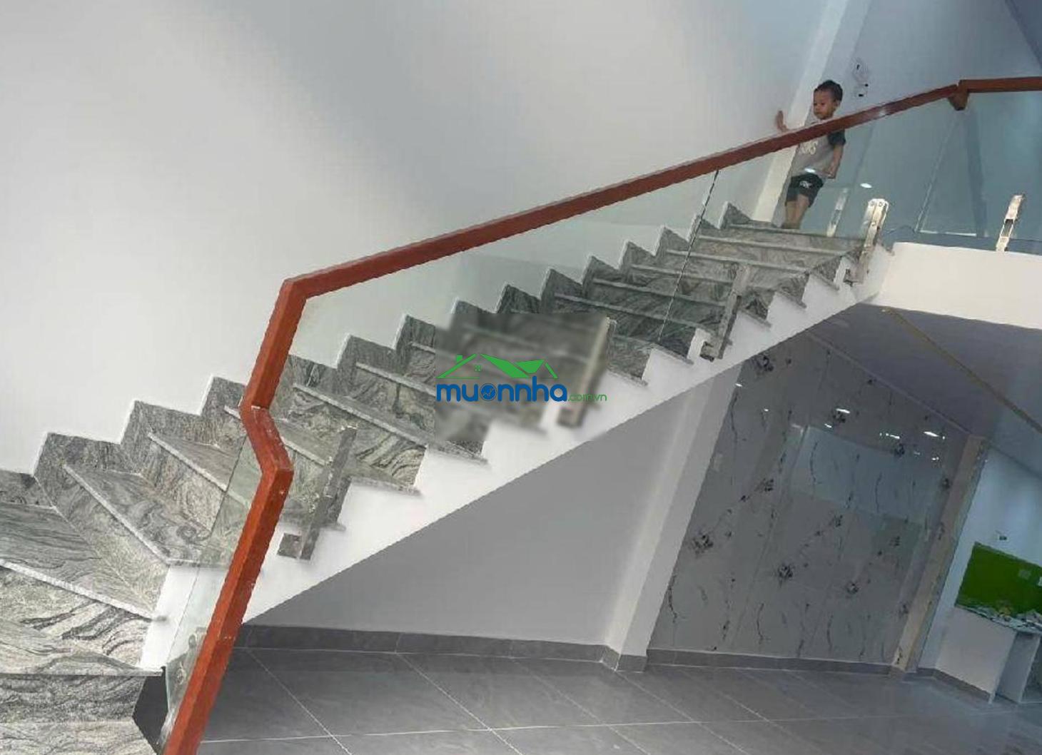 Giá mới chỉ 6.3 tỷ hẻm nhựa 10m thông ngang 5m đẹp cách mt lê văn khương 30m