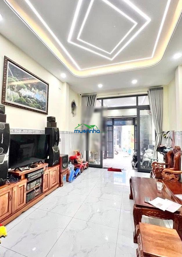 Chỉ 4 tỷ 99 tl - đường 7m thông - hương lộ 2 - gần lê văn quới - nhà 3 tầng - ko lỗi - 4