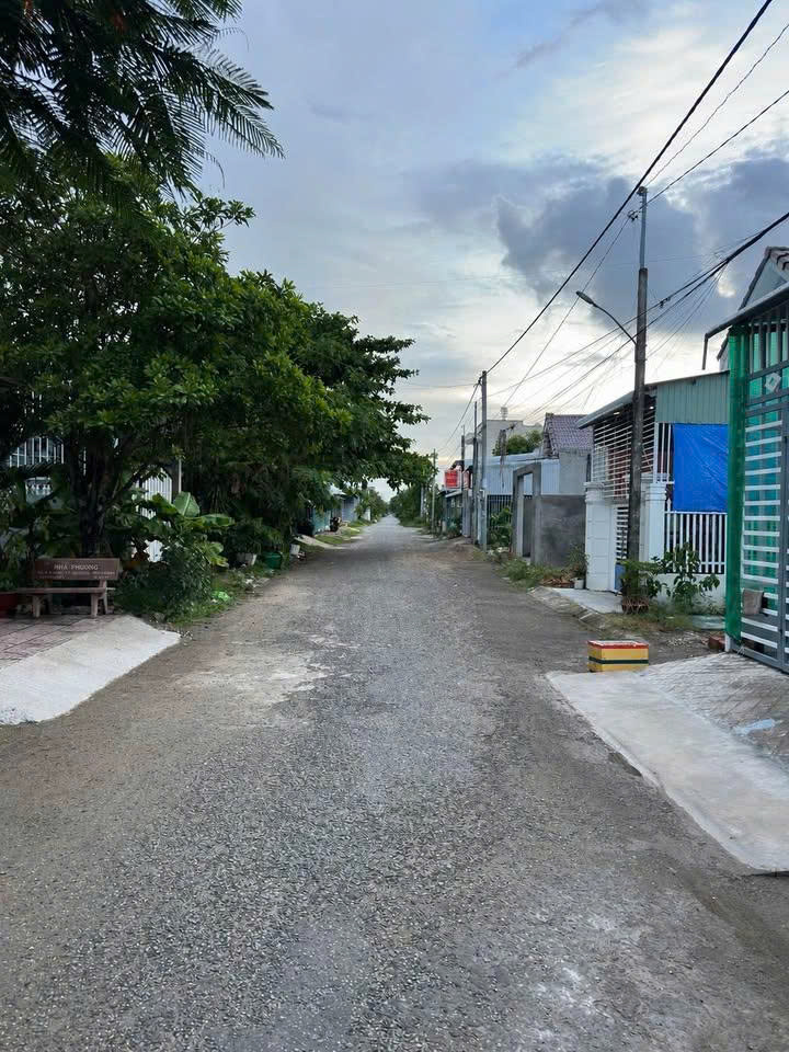 Căn nhà trên dường phạm thị thành, phước hiệp, củ chi 151m2 chỉ 920trieu - sổ hồng riêng