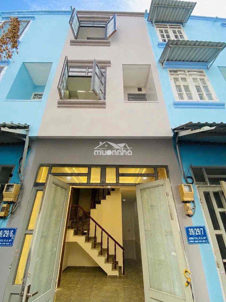 Nhà ngay ngã tư ga  3,3 x 10 nhà 2 lầu 3pn 3 wc