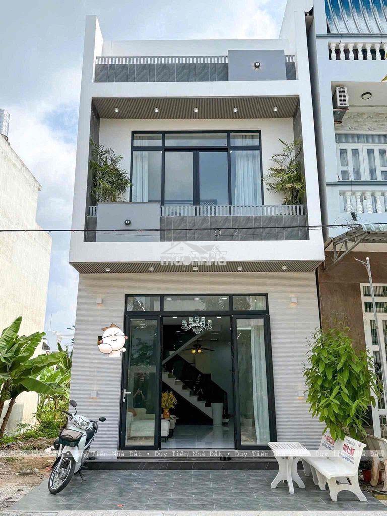 Nhà 1 trệt 1 lầu gần oasis city vành đai 4 1t699/63,5m2 sổ hồng riêng