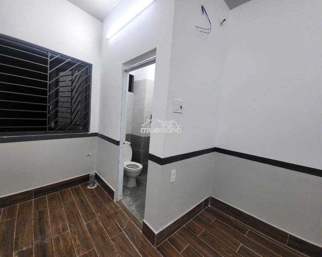 Phòng trọ cao cấp 2tr wc, bếp riêng, sân thượng, sân trước - 2