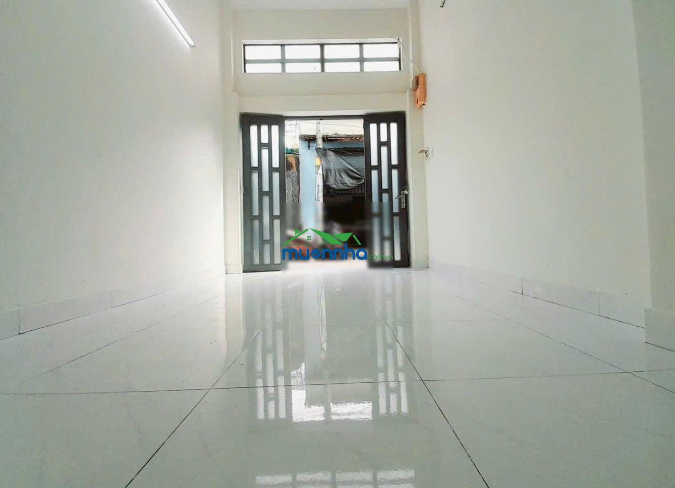 Cần bán nhà 3 tầng, 64m2, hẻm xe hơi, gần chợ đầu mối, giá 3.7 tỷ - 3