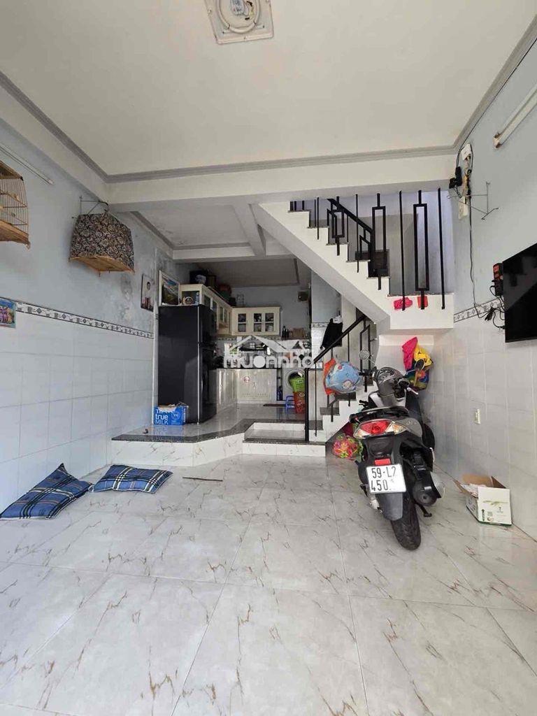 Nơ trang long, p11, bình thạnh – 2pn 2wc – sổ hoàn công - 26m  • kết c - 2