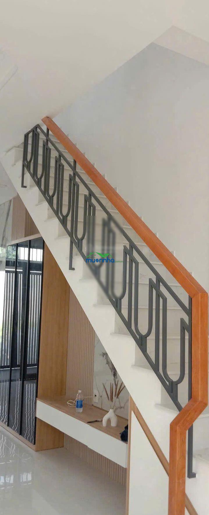 Bán nhà phú hữu, 5,6 tỷ, nhà 4 tầng đường 8 mét thông, full nội thất, sổ hoàn công - 3