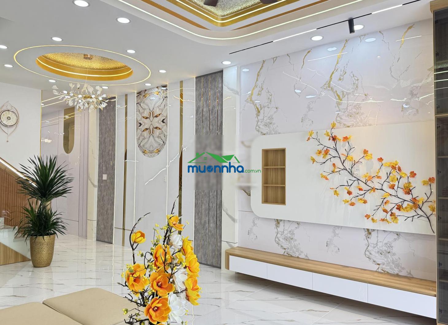Bán căn nhà đẹp 5x25m thuộc bà điểm, hóc môn