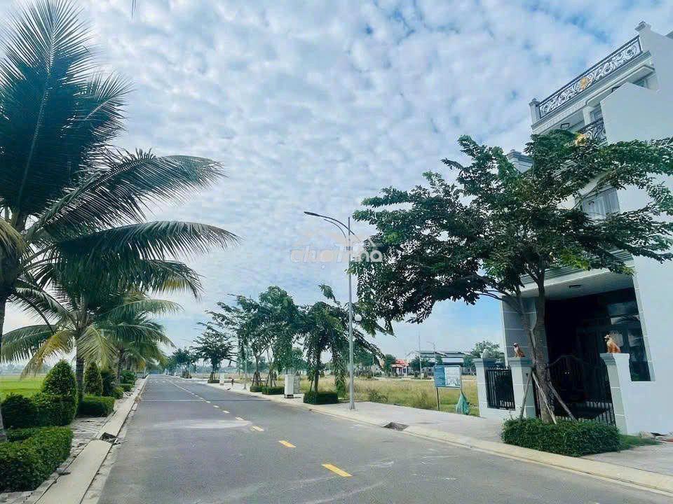 Đất nền sân bay long thành - 100m2 full thổ cư - giá 10triệu/m2 - shr - 3