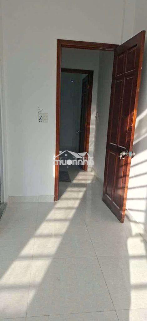 Nhà 1 lầu 2 phòng ngủ 2 tollet.sơn mới sạch sẽ  - 3
