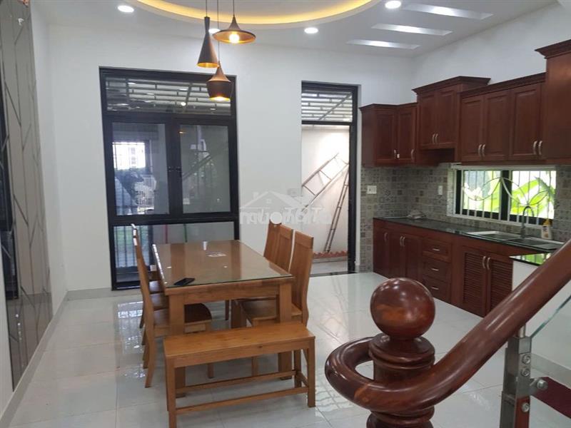 Cho thuê nhà phố liền kề phường cát lái, q2 cũ - giá 13 triệu có ml.