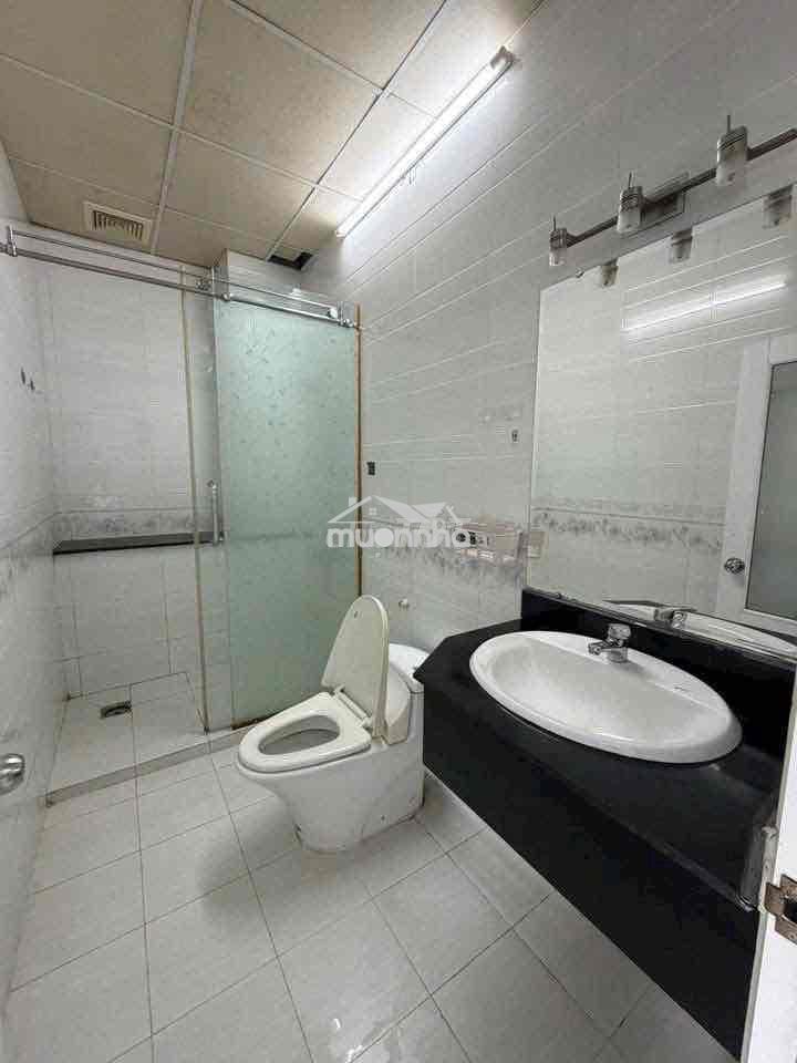 Cần tiền sử lý công việc sang lại nhà đang full khách giá - 4