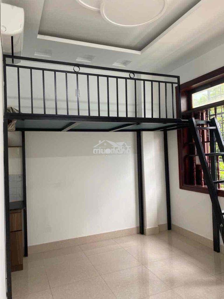 Phòng ban công thoáng mát rộng rãi kế bên đại học công thương văn hiên - 2