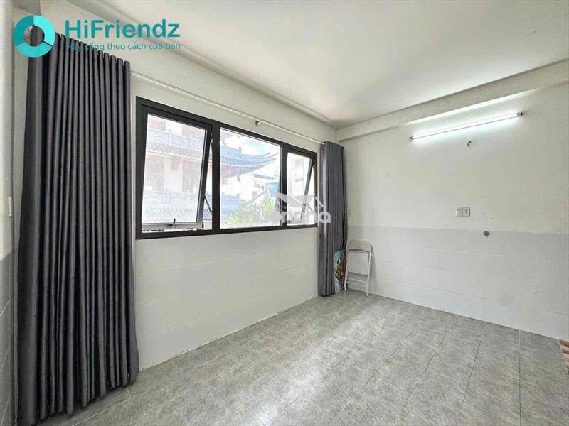 Trống sẵn phòng studio cửa sổ mới kengg . âu dương lân gần cầu chữ y
