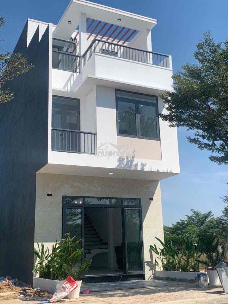 Bán ngay căn nhà ngay trung tâm , 120m2 , giá 1tỷ8 đúng giá