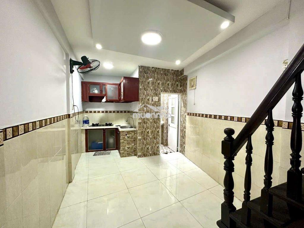 Nguyên căn 1t 2l 2pn 3w thích quảng đức phú nhuận.  - 4