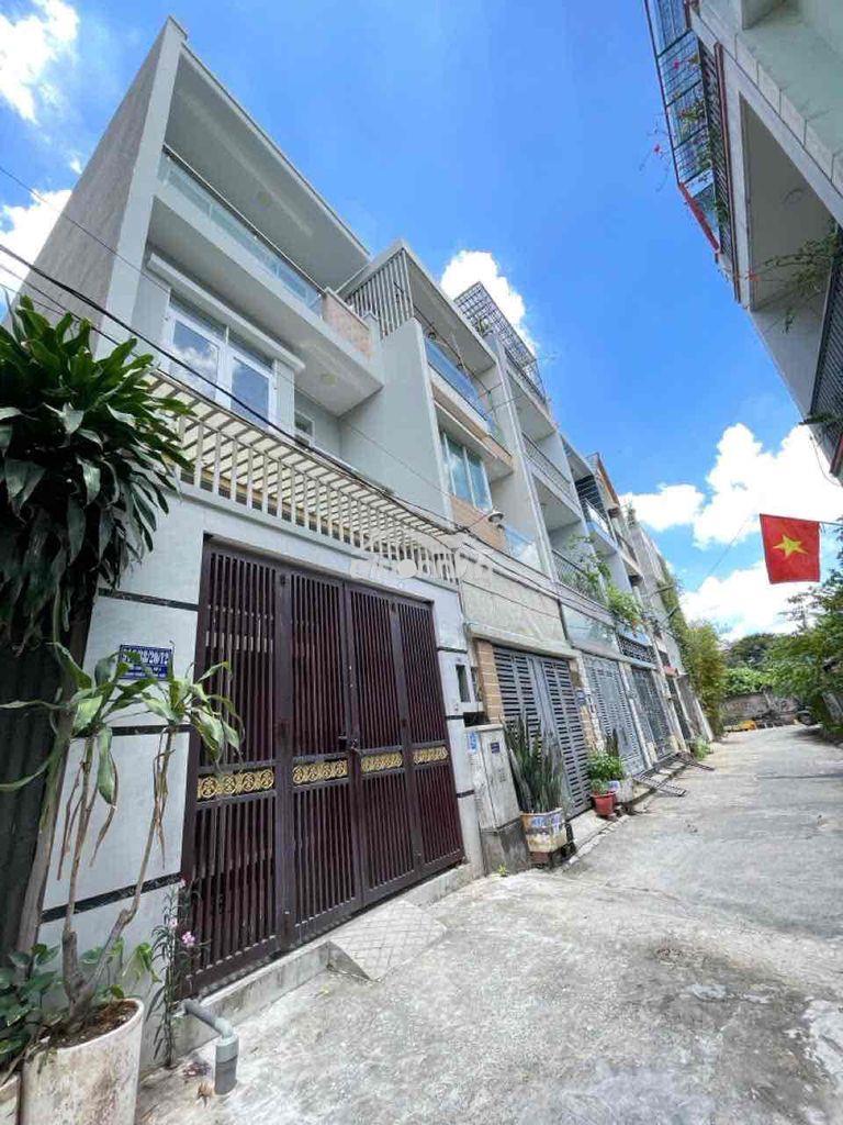Nhà 3 tầng sát chợ đầu mối thủ đức. hẻm xe tải. bình chiểu. khu dân cư