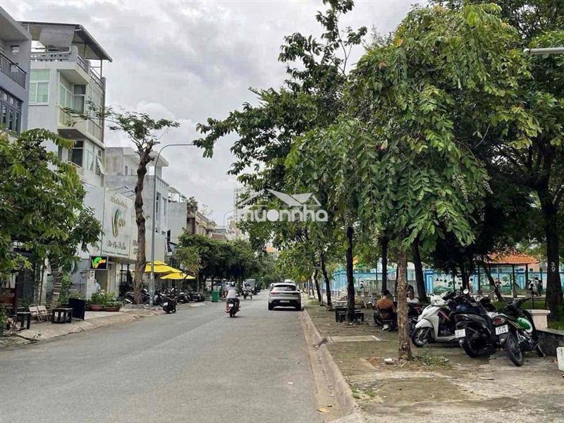 Bán hoặc cho thuê nhà phố him lam kênh tẻ – view trực diện công viên