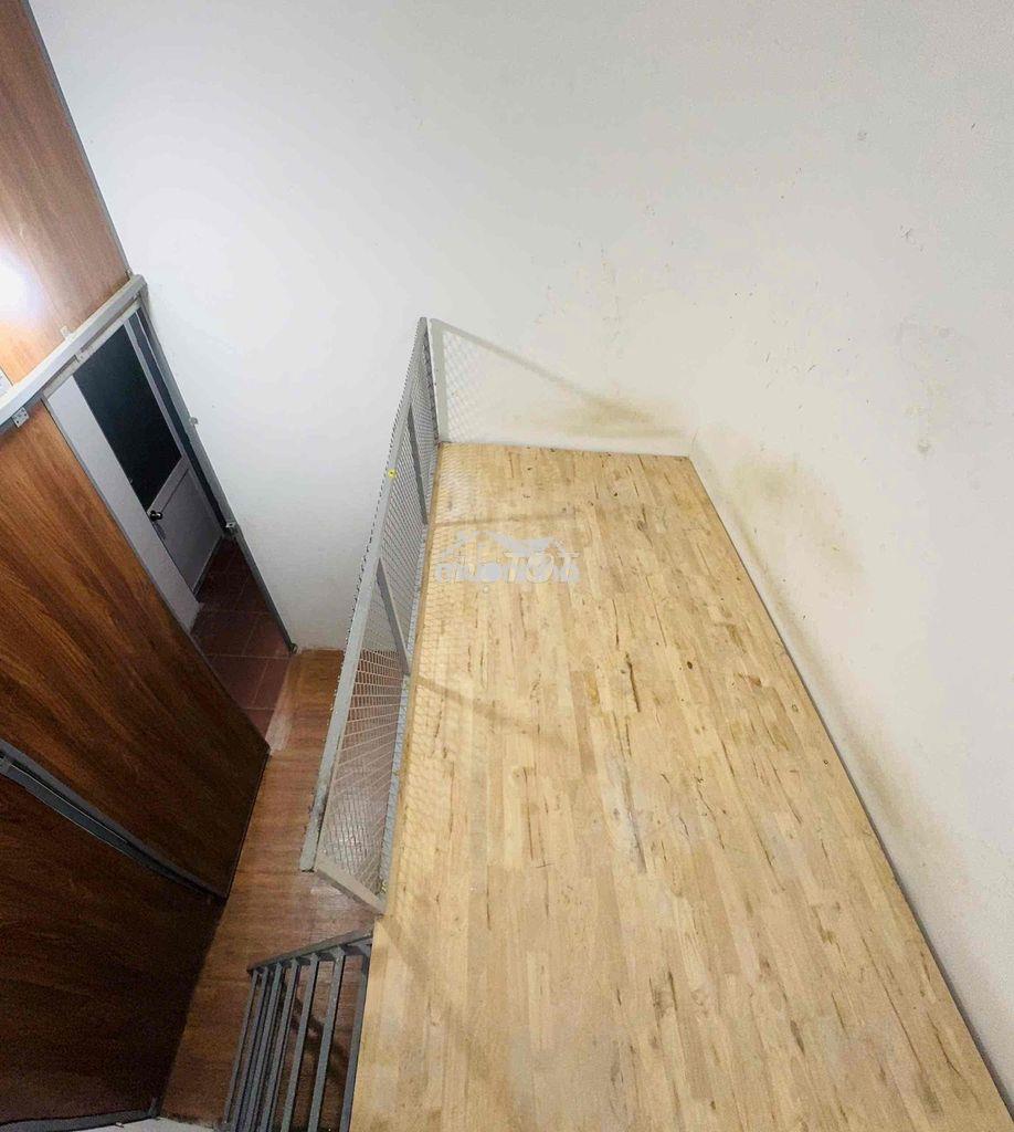 Phòng có gác 25m2- nhà mặt tiền 297 bình quới - - 4