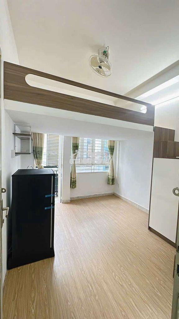 Duplex full nội thất có ban công trần huy liệu gần phan xích long pn