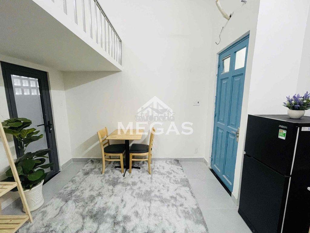 Căn hộ full nội thất - ban công ngay luỹ bán bích - 2