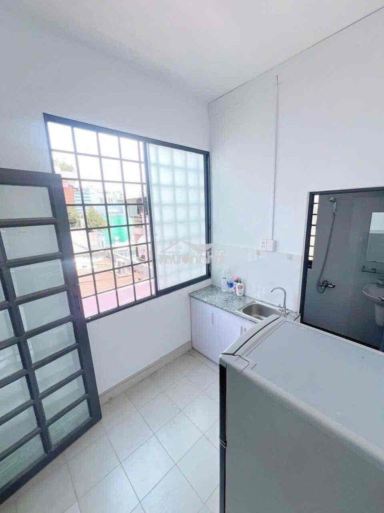 Phòng ban công 5’ đến công viên gia định - 4