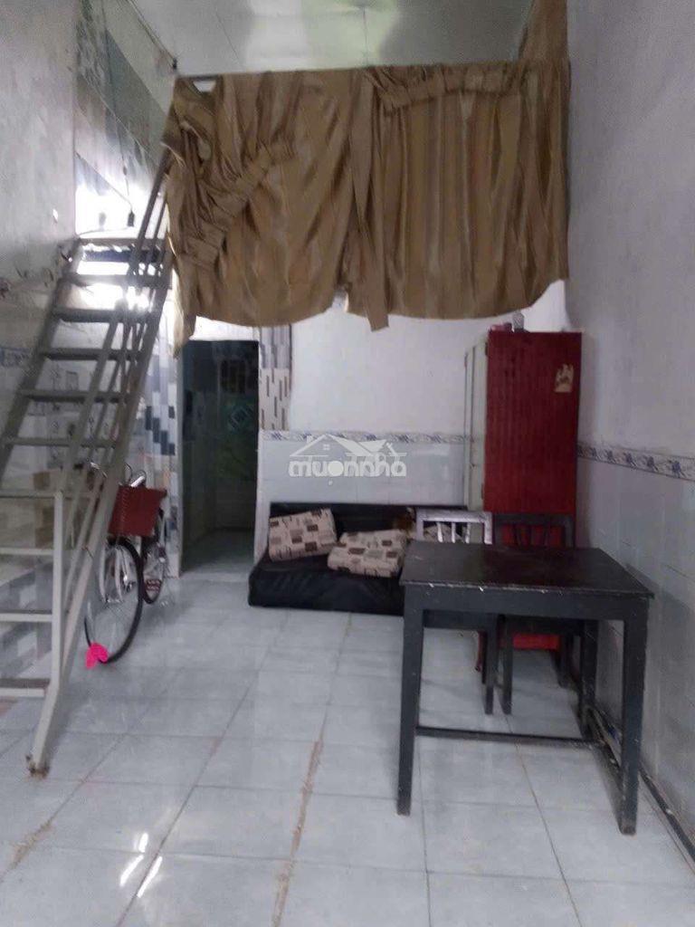 Cần cho thuê nhà tôn tiền chế giá công nhân 