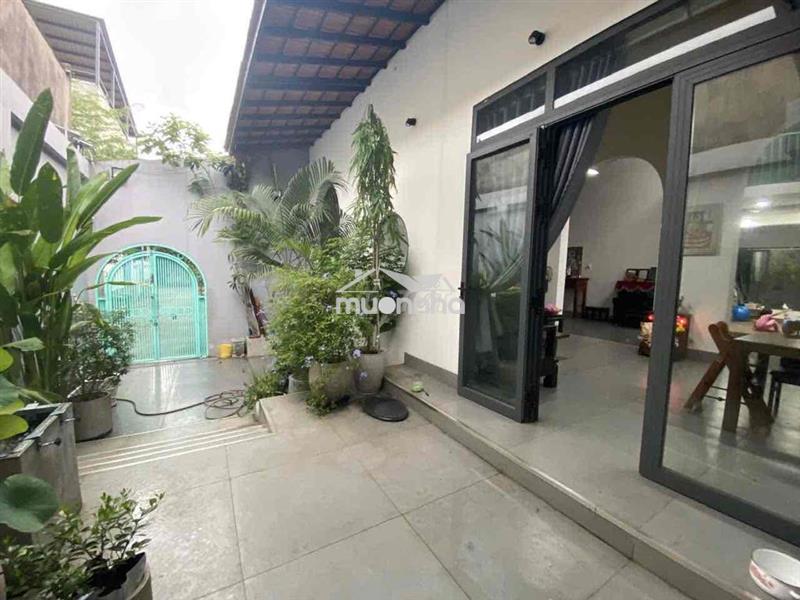 Cho thuê nhà vườn độc đáo đối diện phần mềm quang trung