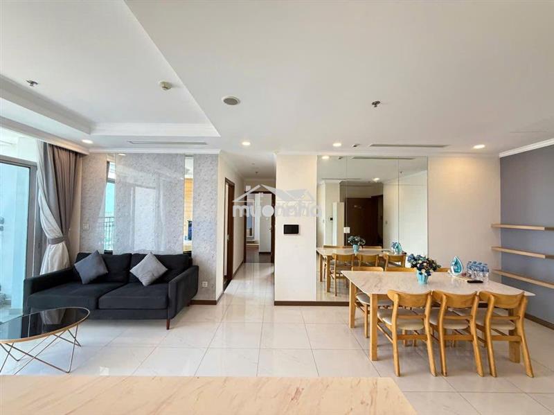 Cho thuê căn 2pn toà c2, 84m2, full nội thất, có bồn tắm, giá 25 triệu