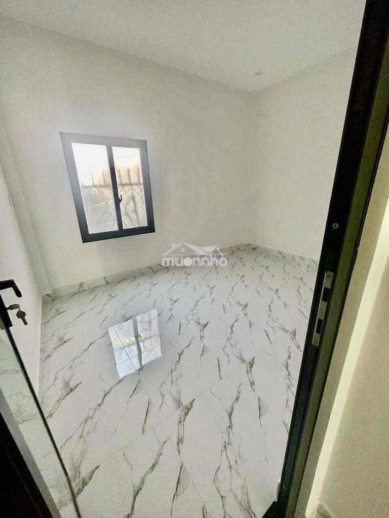 Cho thuê nhà mới đường phạm hùng  - dt: 4m ×16m, 1 lầu 4 phòng  - hẻm - 4