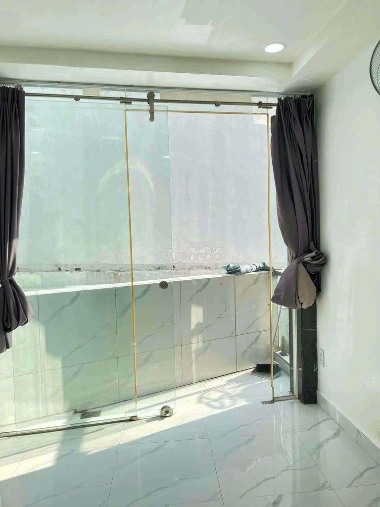 Cho thuê phòng lầu 1. đường huỳnh văn bánh, phường 11.quận phú nhuận  - 4