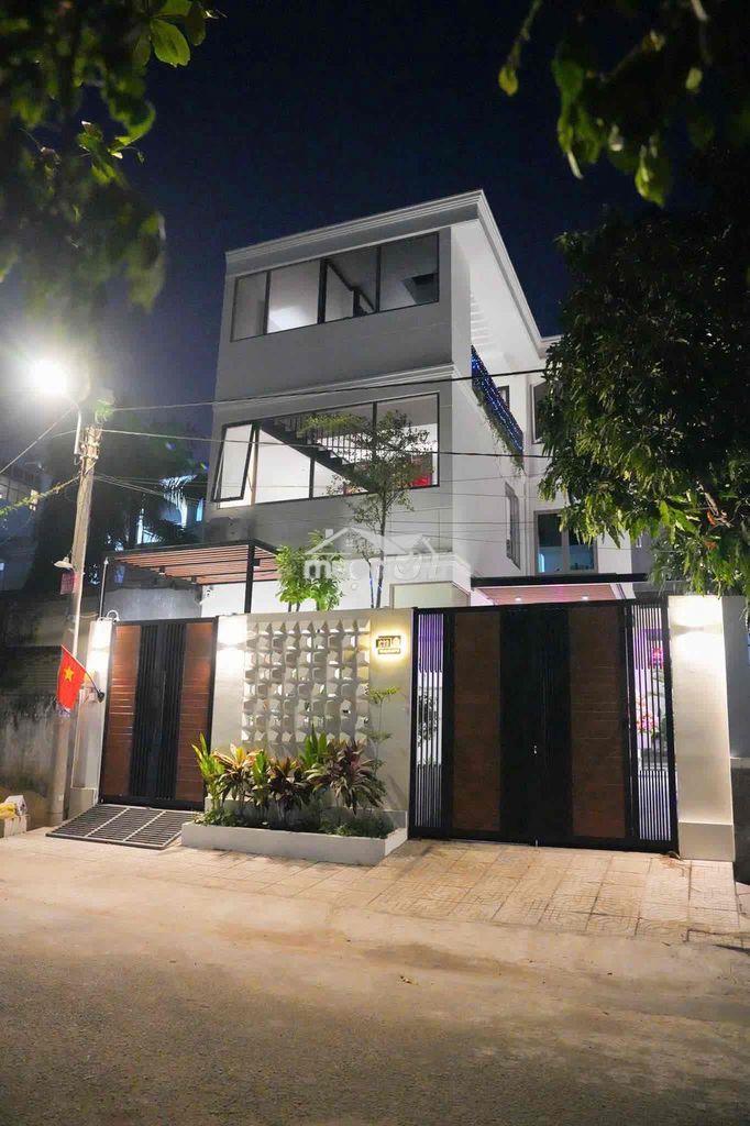 Nhà quận 7 9x17,5 - 3