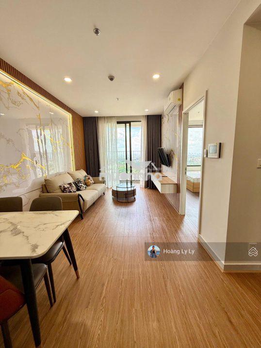 Cho thuê căn hộ 2pn view landmark 81, cc the emerald golf view - 3